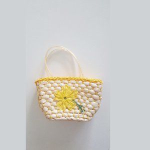 1950’s Woven Handbag w Embroidered Raffia Flower